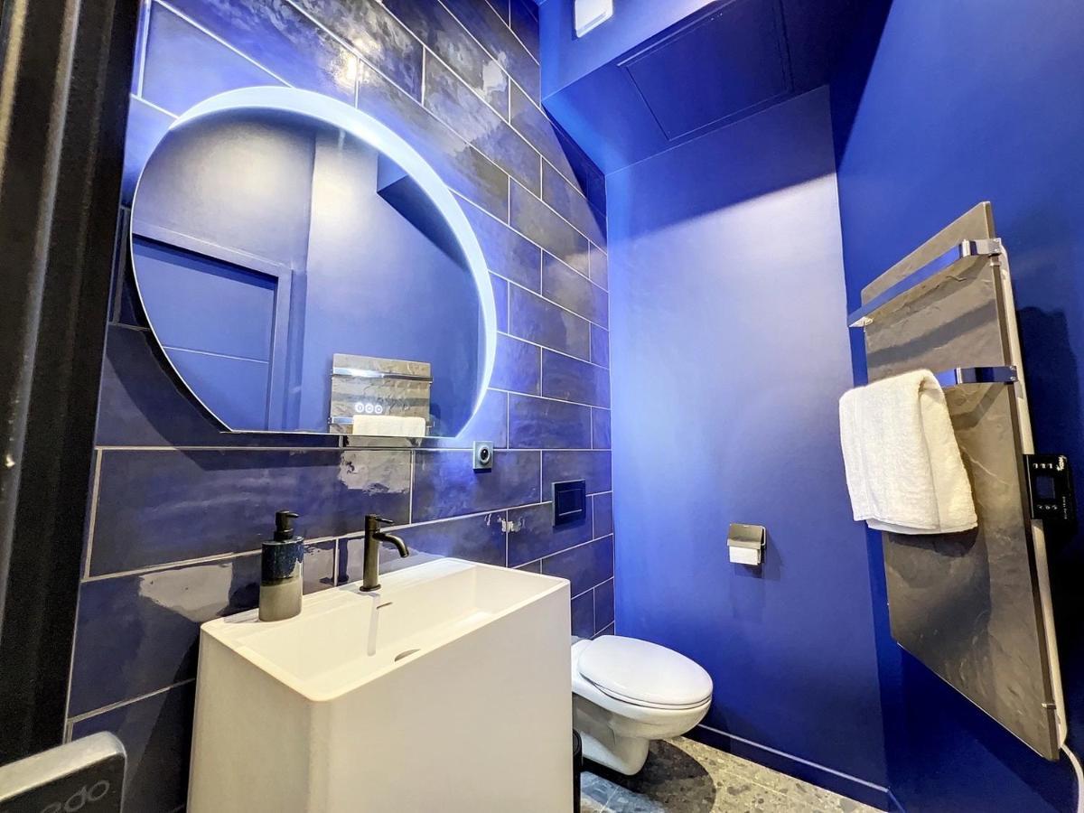 Cocon Blanc Calin Avec Jacuzzi Privatif - Loveroom Insolite Saint-Etienne  Kültér fotó